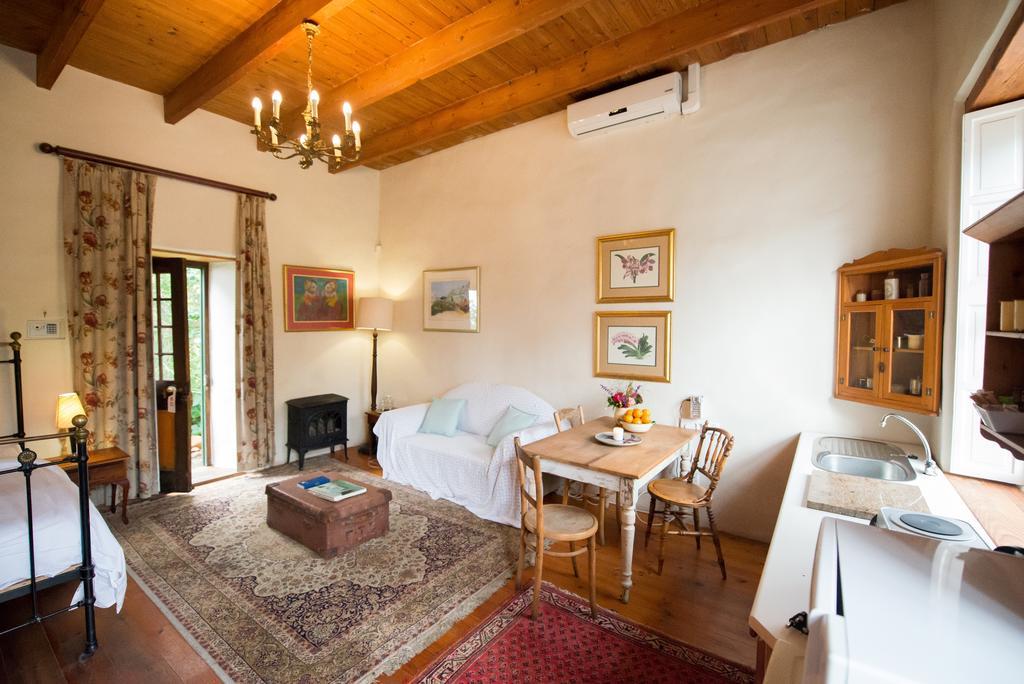 Tulbagh Country Guest House - Cape Dutch Quarters Exterior photo